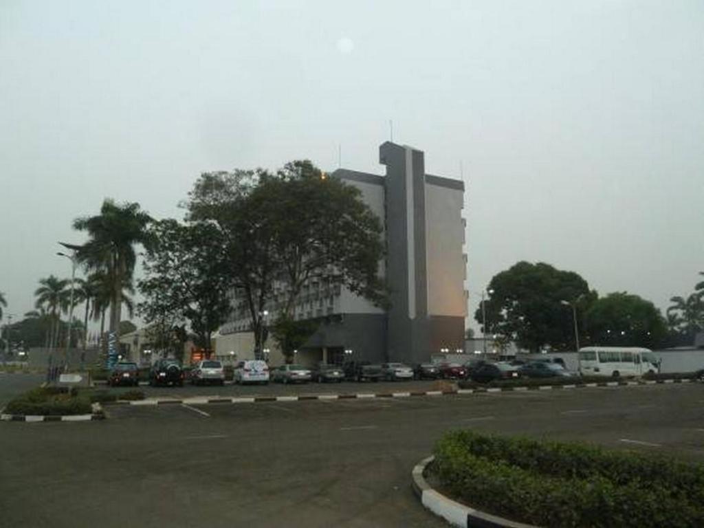 อิโม คอนคอร์ด โฮเทล Hotel โอเวอร์รี ภายนอก รูปภาพ